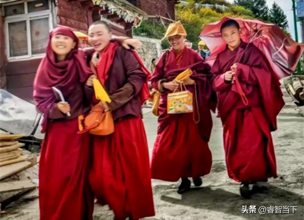 中国最大尼姑庵里面有2万女尼姑,国内最大尼姑