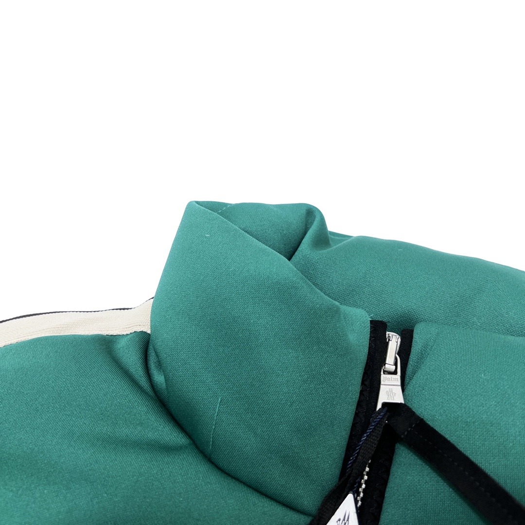 monclerxpalmangels联名款,moncler羽绒服蓝红白刺绣款