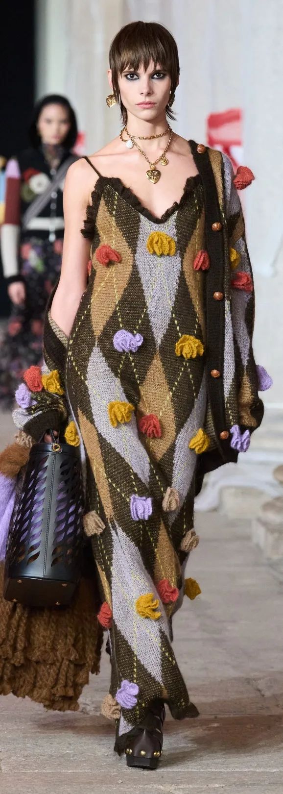 2023-2024秋冬流行趋势款式,2023秋冬流行趋势款式颜色