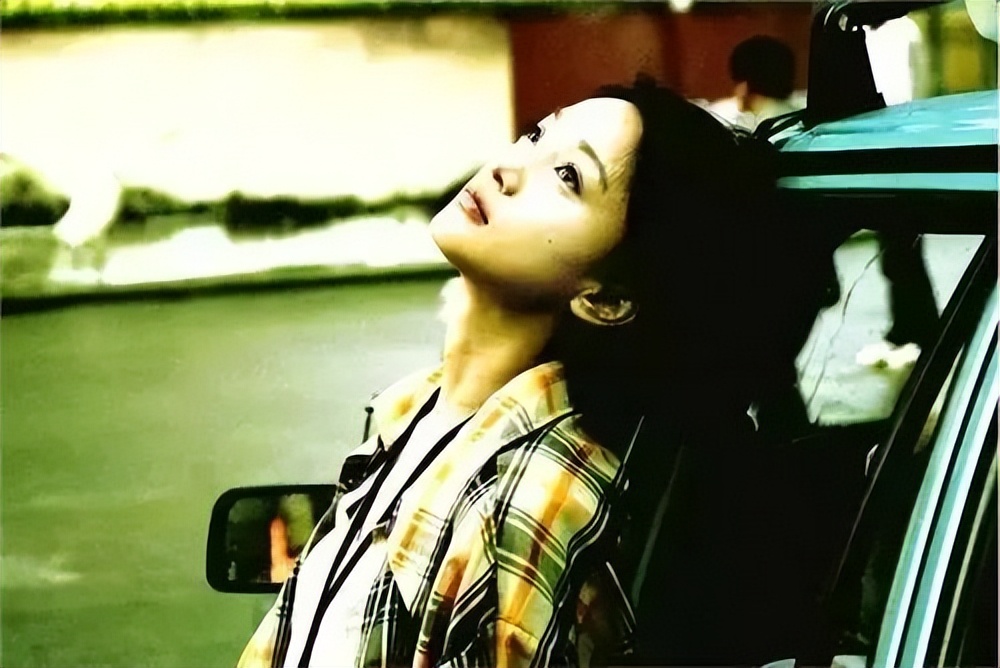 不是她上了这杂志封面，都差点忘了周迅也曾在时尚圈呼风唤雨