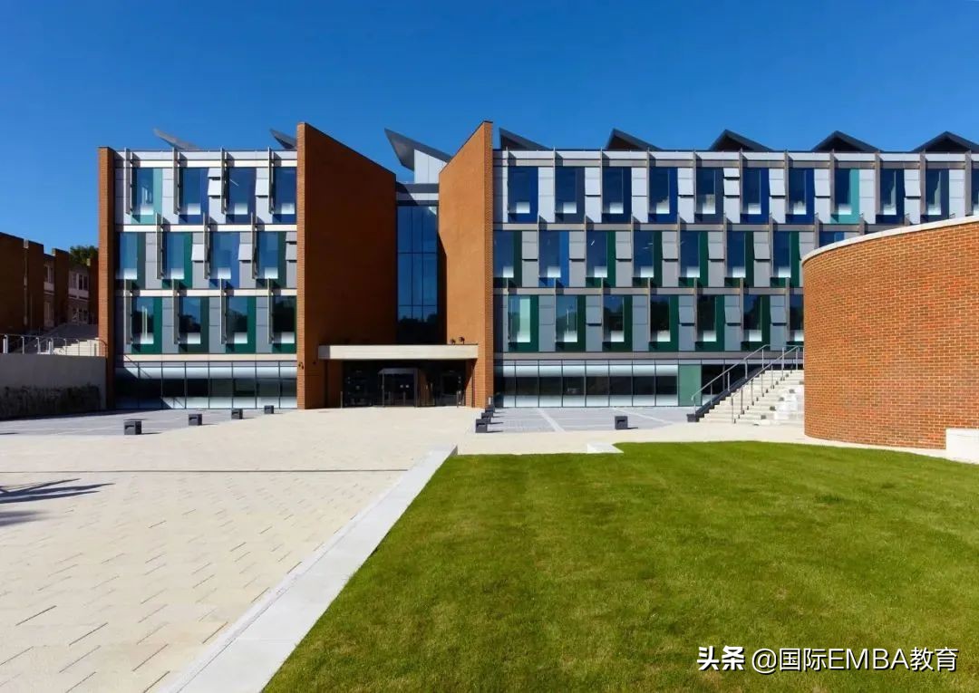 英国萨塞克斯大学，伦敦人的后花园