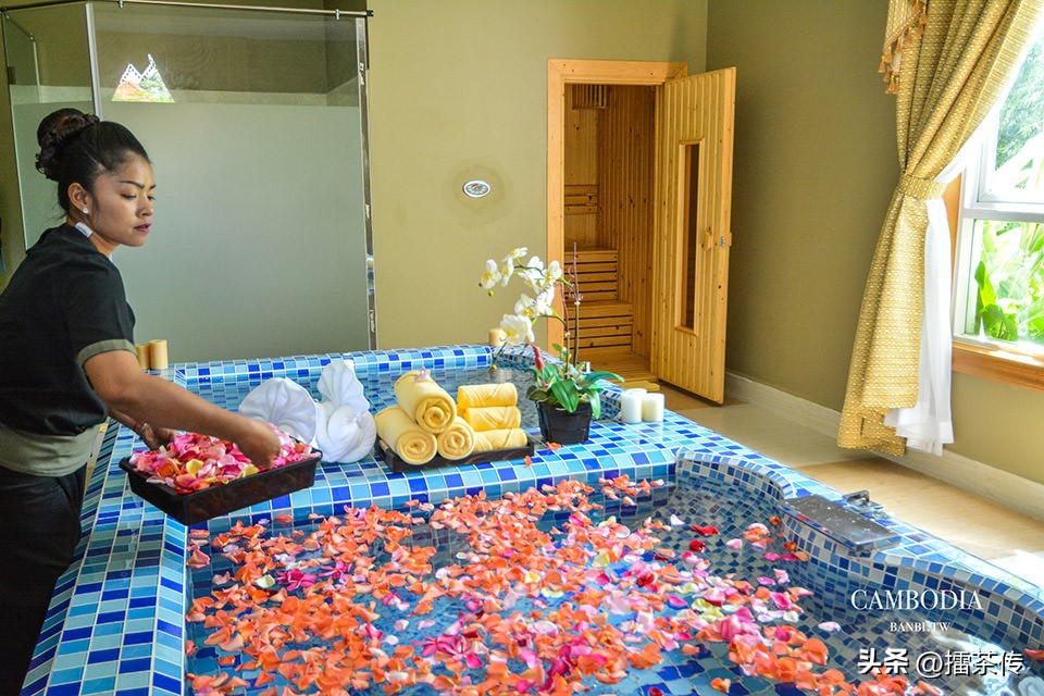 五星级的金边圣卡酒店,眺望洞里萨湖按摩SPA泳池设施俱全