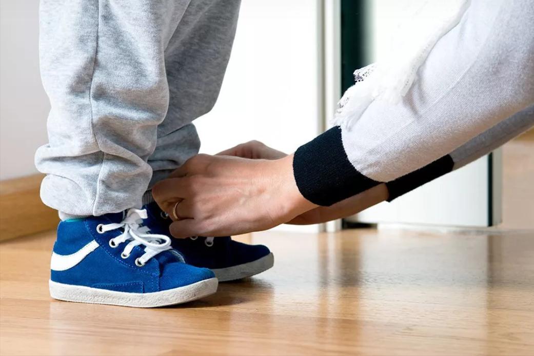 央视曝光童鞋致癌物超100多倍,儿童雌激素超标