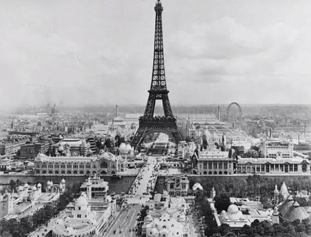 埃菲尔铁塔进化史,埃菲尔铁塔为什么两年就建好了