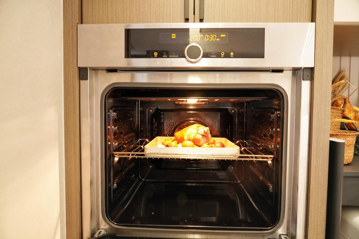 秘制卤烤软糯猪手,德国咸脆猪手如何烤才皮脆