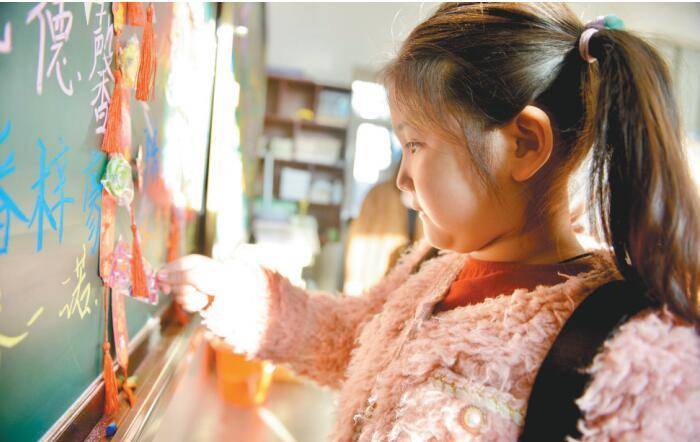 全市中小学生迎来开学第一课,中小学开学教育第一课