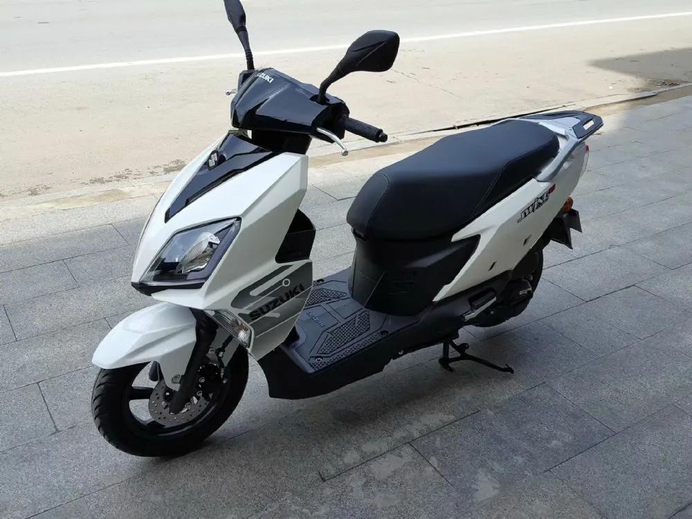 济南铃木踏板摩托车uy125,济南铃木踏板摩托最小的