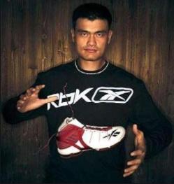 姚明为什么没有签约耐克,姚明当年为什么拒绝湖人