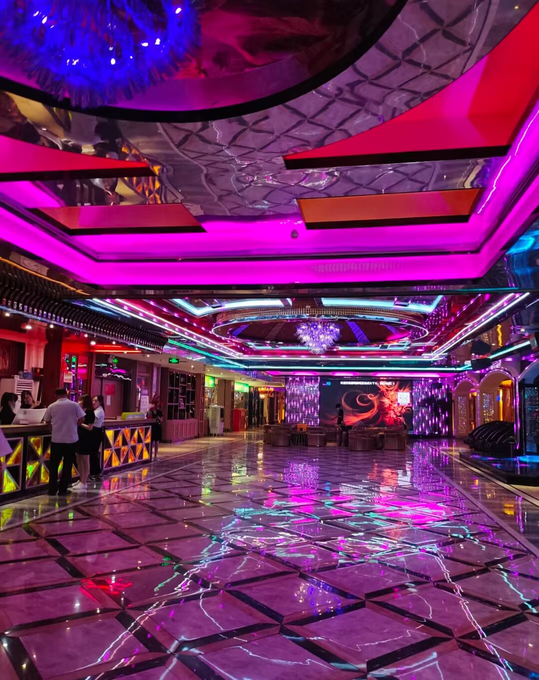 法律为什么禁止未成年人去ktv,法律禁止未成年人进KTV