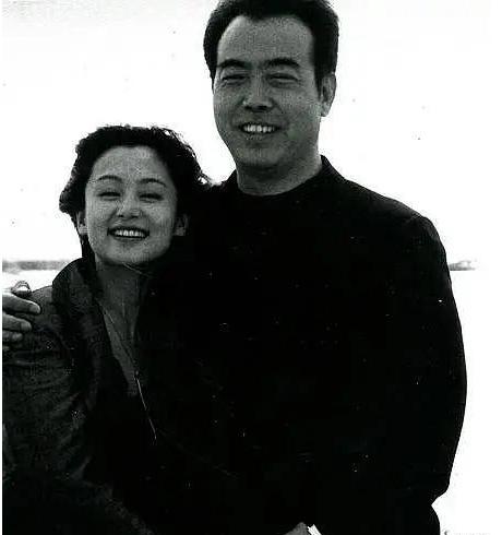 陈飞宇陈红被拍首次露面,陈飞宇与陈红现在关系