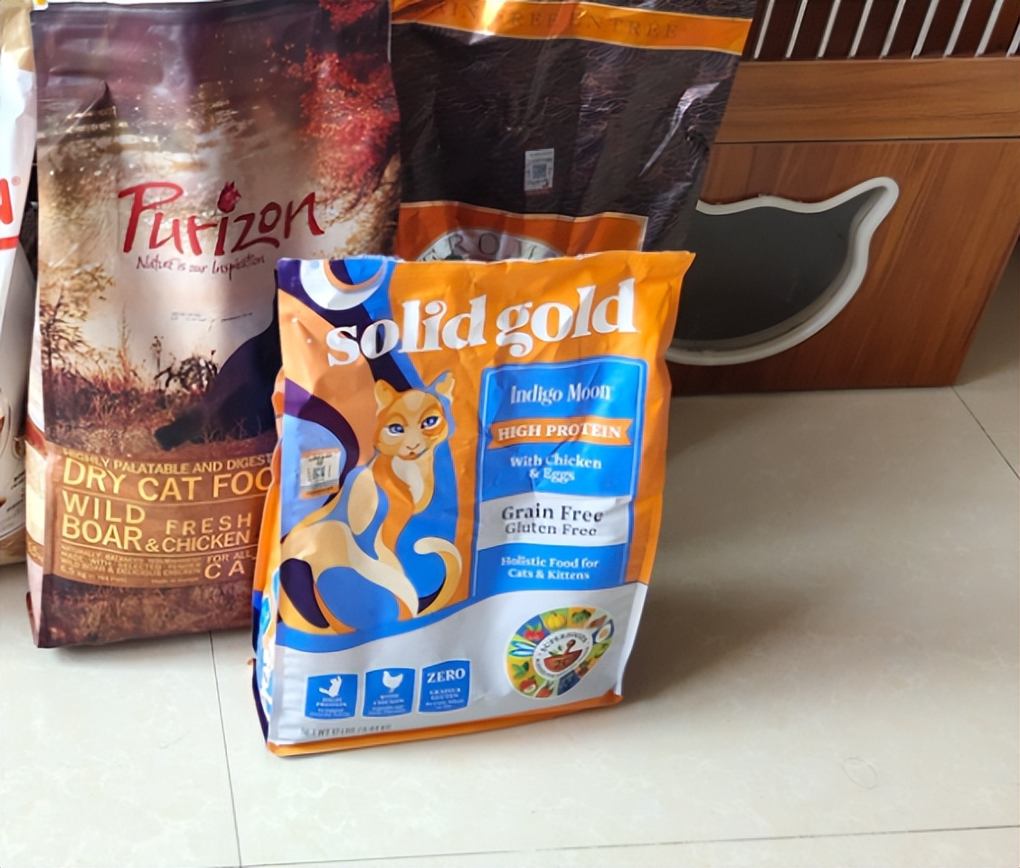 猫分之一猫粮测评,素力高的猫粮适合多大的猫吃