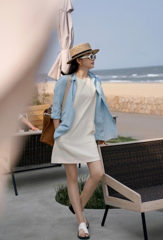 衬衫搭配牛仔裤简约时髦,衬衫如何搭配阔腿牛仔裤女士