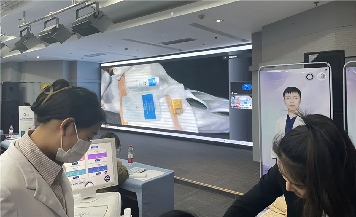 悦丽雅复合酸联合光电体系的多维运用