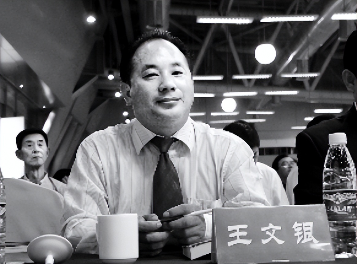 25岁月薪4000是什么水平,25岁的男人应该多少工资