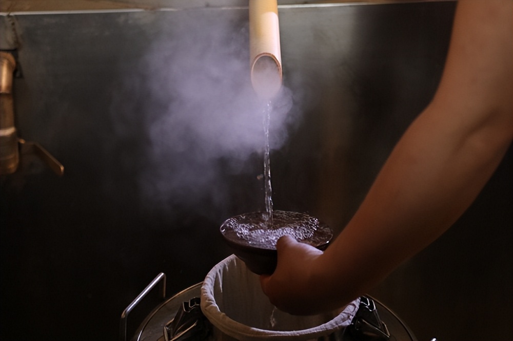 贵州名酒排行百年糊涂,为什么糊涂酒在贵州不出名