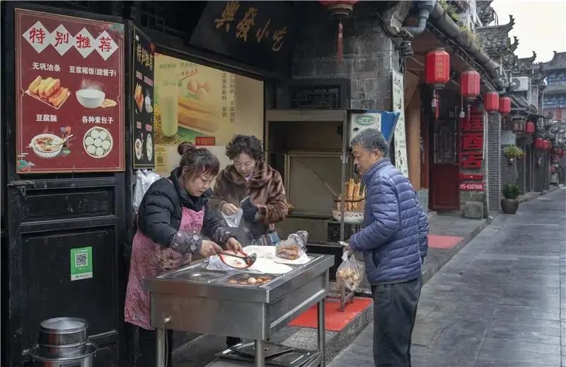 陕南旅游必备美食攻略,五一游吃什么食物