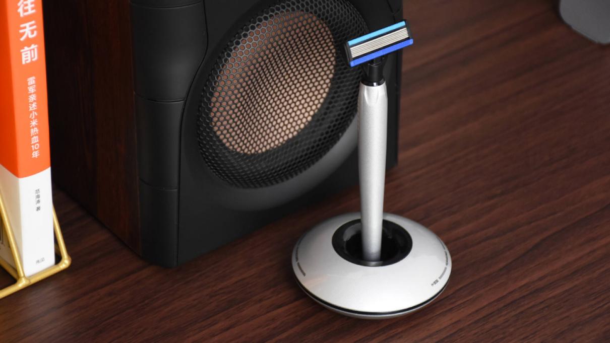 焕醒星洞小飞碟手动剃须刀：520送心仪男生好物！