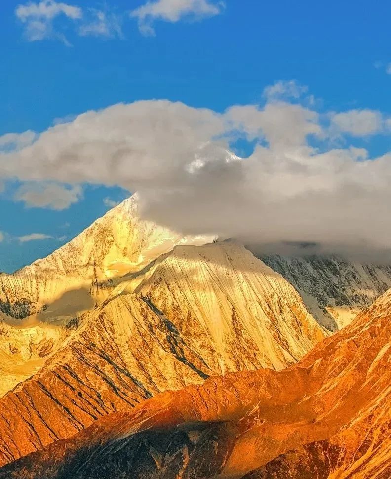 甘孜文旅局长化身侠客火出圈,火出圈啦