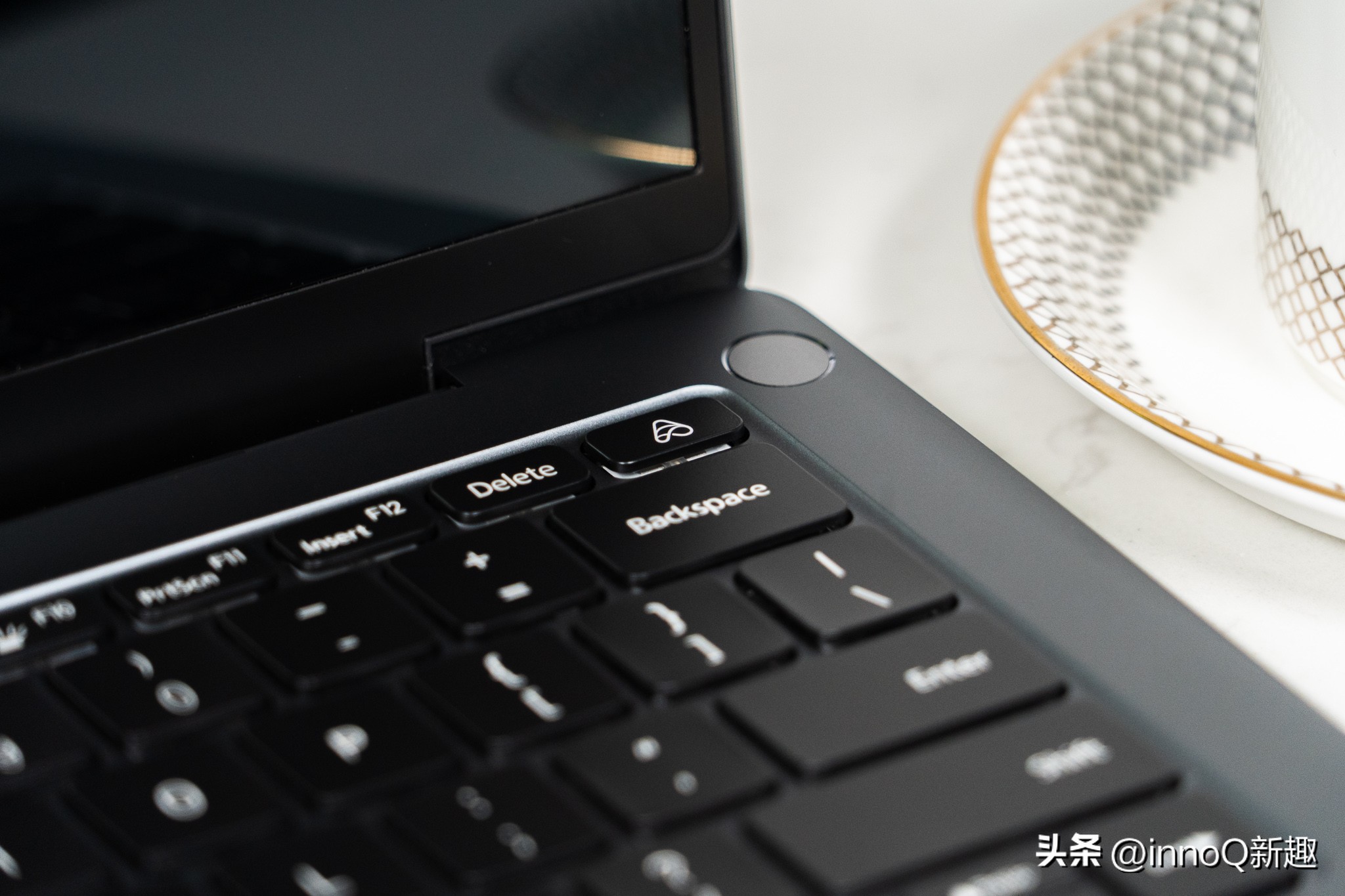 5499！小米全新高端笔记本来了：AMD+OLED小米手机绝配