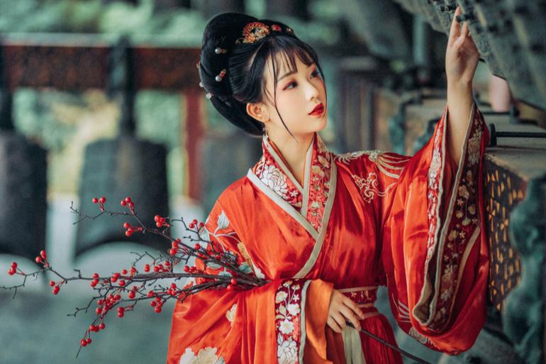 苏东坡诗词表现手法,苏轼写春日的诗句