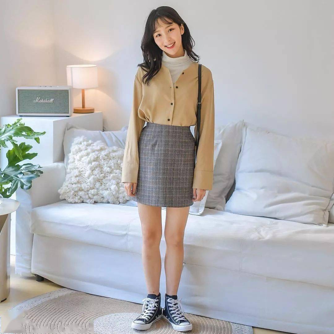 衬衫+半裙，这样穿显瘦显女人气息，上学工作约会一套解决了