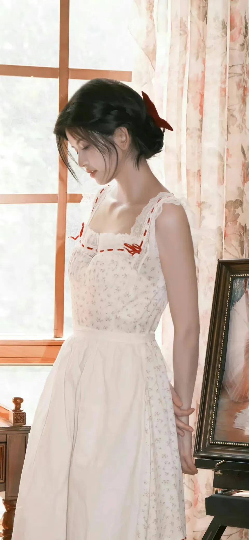 林思意花海,短发林思意