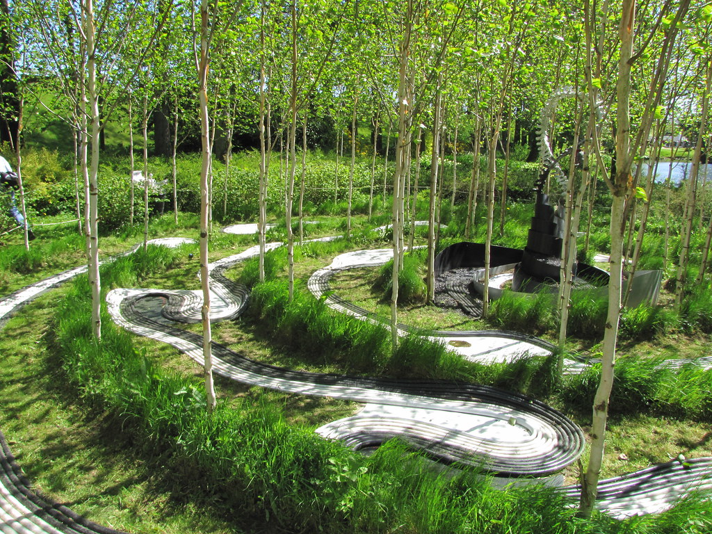 在花园中思考宇宙——詹克斯宇宙思考花园