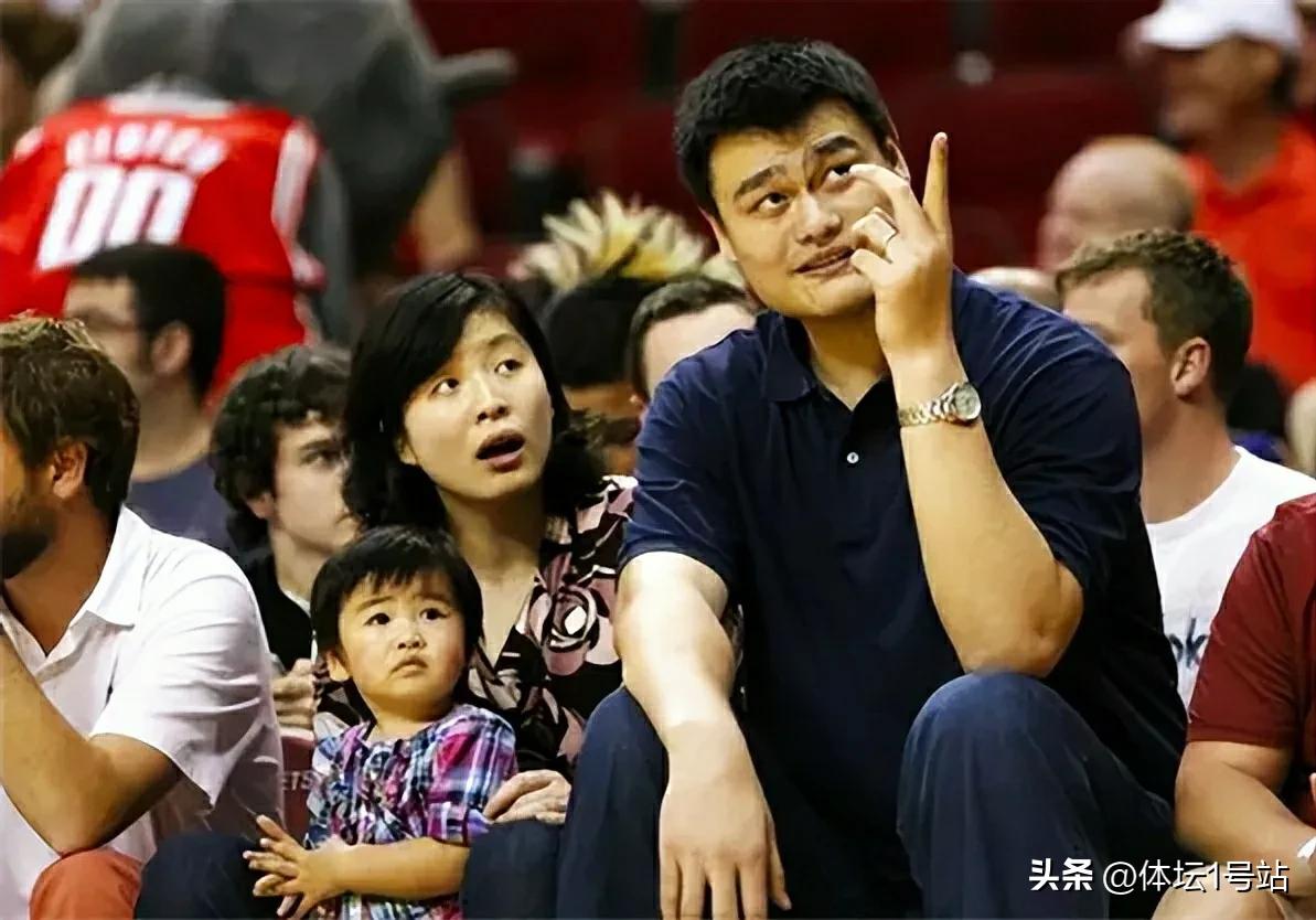 嫁给2米26的巨人姚明是什么感觉,嫁给姚明