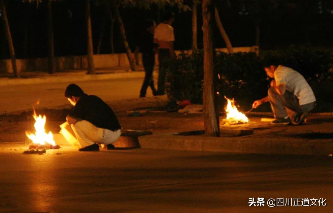 烧纸不会造成地府通货膨胀吗,烧那么多纸钱阴间会通胀吗