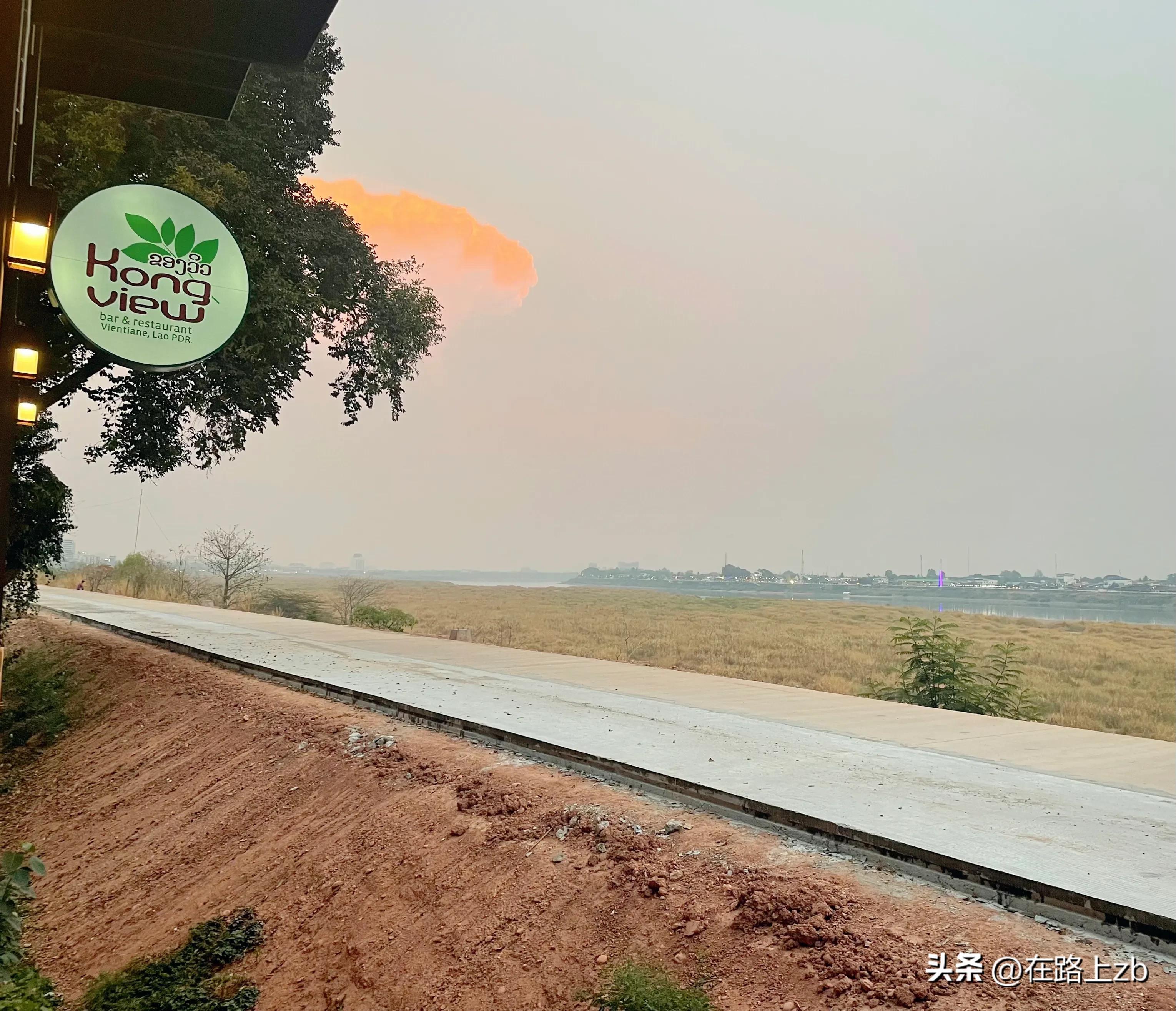 老挝万象塔銮湖,怎么去老挝万象