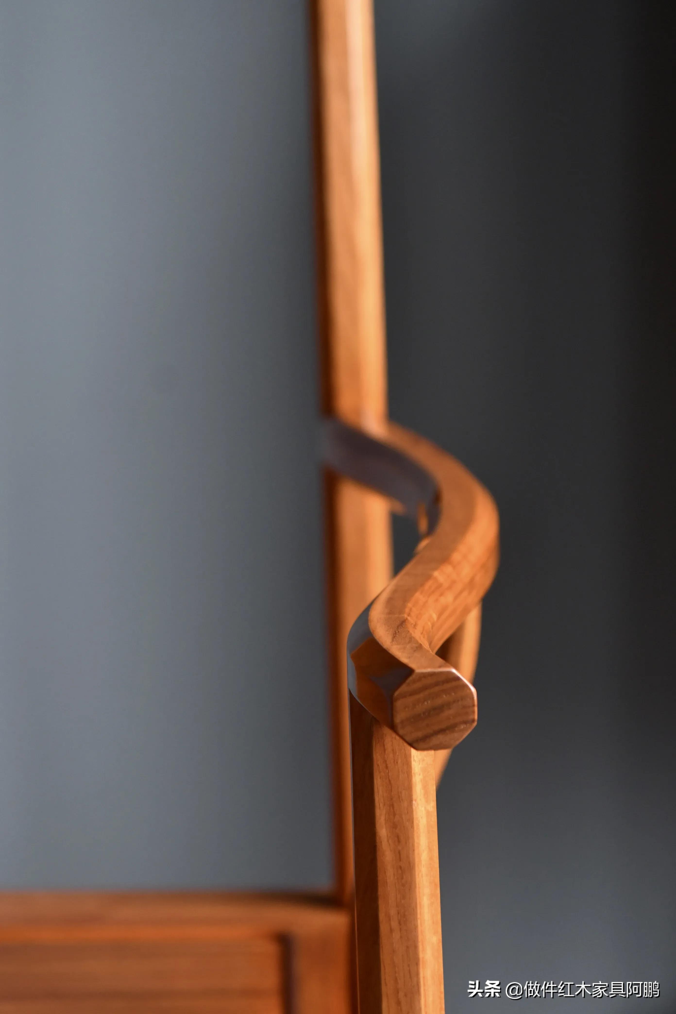 雕龙纹四出头官帽椅图片,明式四出头官帽椅图片