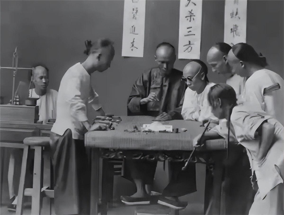 纳粹德国屠杀犹太女人,纳粹屠杀犹太妇女纪实