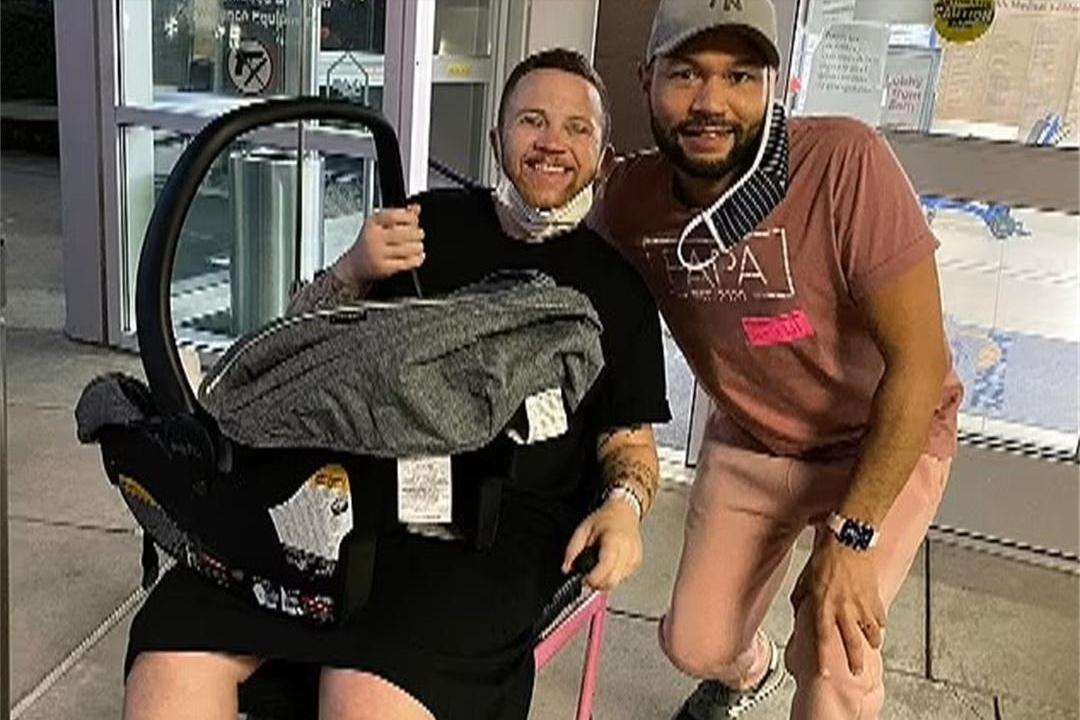 2020年，美国一男子自然怀孕生下男婴，竟不愿孩子叫自己“妈妈”