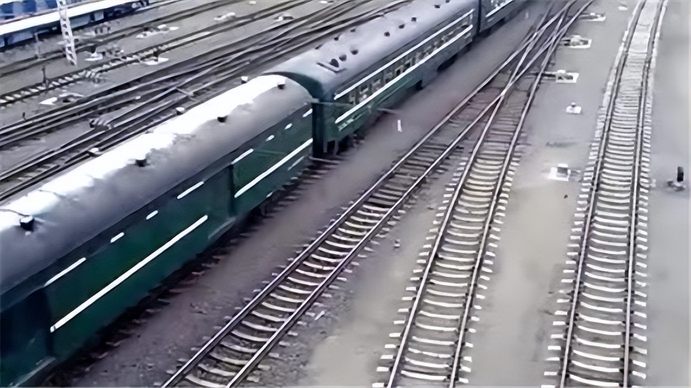 内蒙古呼伦贝尔车辆被困暴风雪,内蒙古暴风雪2010