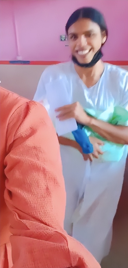 印度跨性别夫妇孕照引轰动！为有一个自己的娃，爸爸选择了怀孕