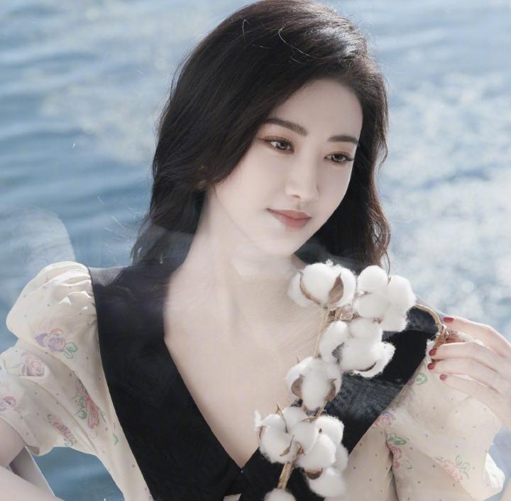 一脸福相天生富贵的几位女明星,天生自带苦相的十位女明星