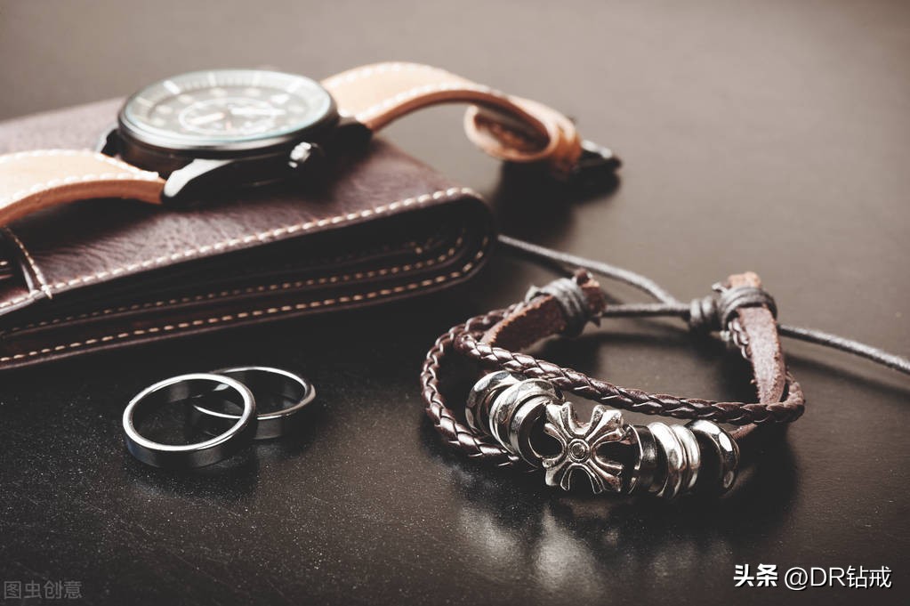 女性戒指的戴法和意义,男士戒指的戴法和运势