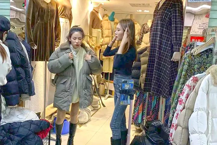 迁徙式主播“追着供应链跑”/波司登伦敦旗舰店重启