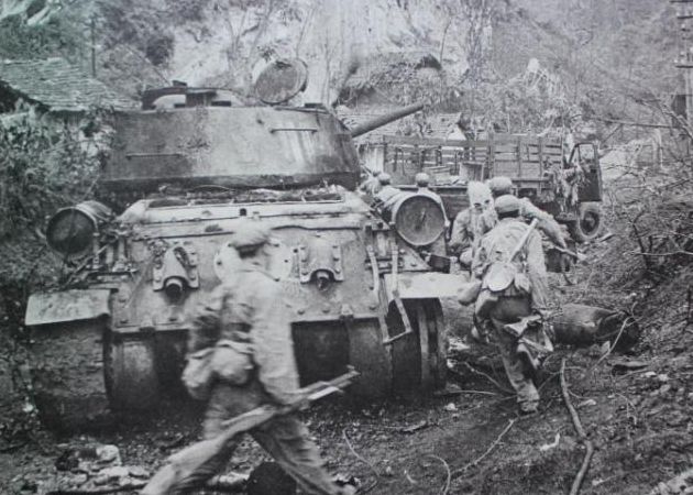 孤军冒进，与步兵脱节，战场大忌全犯，*世友许**用六字评价坦克军团