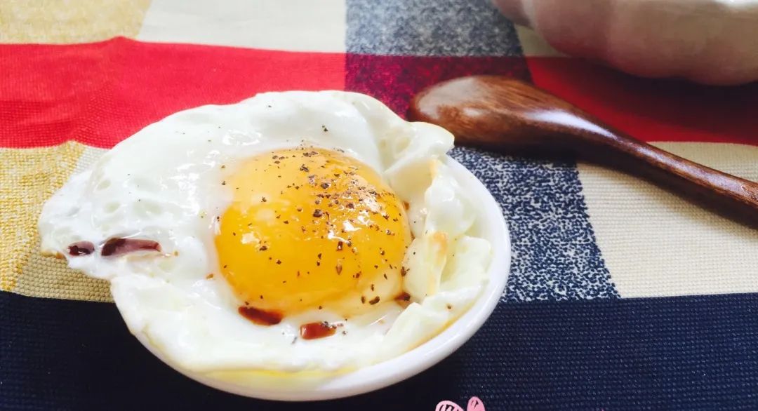 煮鸡蛋和煎鸡蛋的效果是一样的吗,煎鸡蛋和煮鸡蛋有区别吗