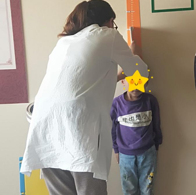 生长激素缺乏可以用中医治疗吗,男孩打生长激素一年骨龄大了两岁