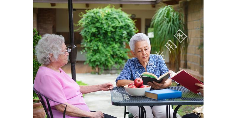 我生病住院了儿子不怎么关心,我妈生病不愿意请护工怎么办