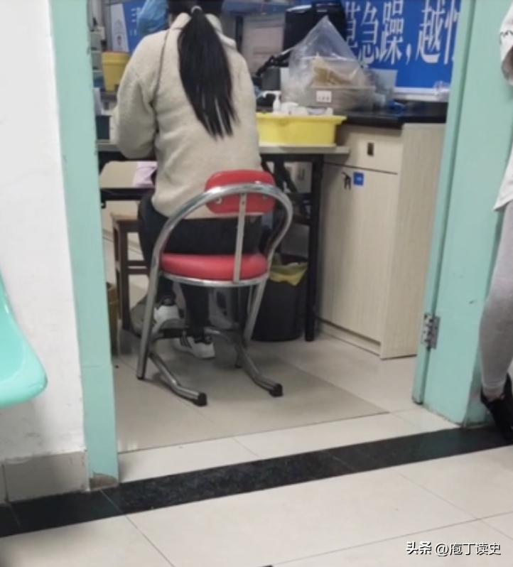 高校女厕所里的高薪兼职：过万薪水背后，是见不了光的灰色产业链