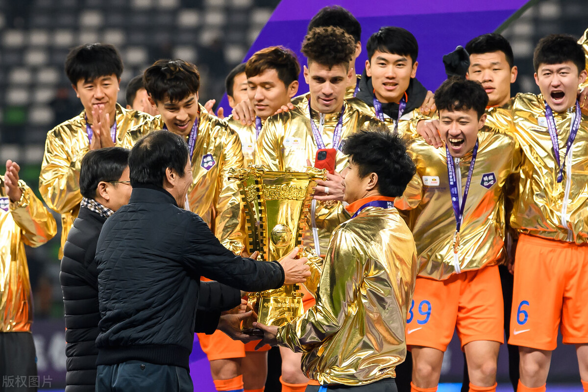 陈戌源人生剖析：深耕上港一心向红，掌控足协异心朝黑