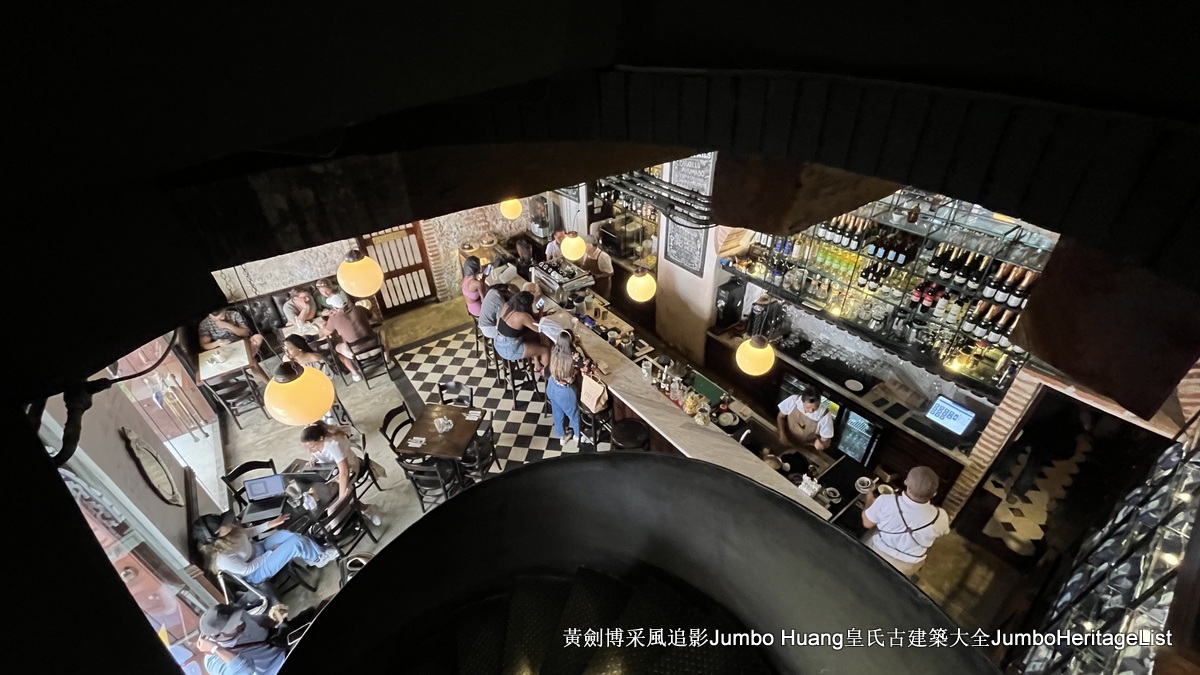 第5023回：富得像个阿根廷人，蓝花楹咖啡馆酒吧