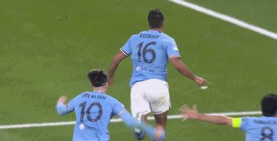 1-0夺冠，新王诞生！曼城狂欢：20天夺3冠，多人喜极而泣