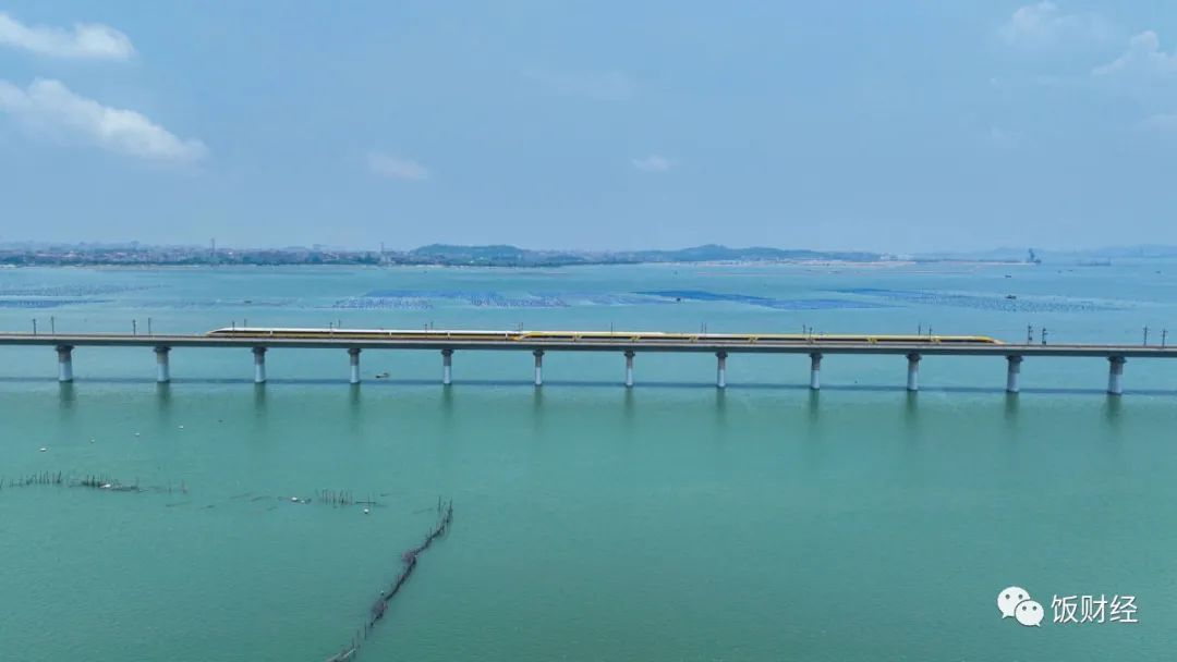 中国高铁时速每小时超过350公里,中国高铁时速600公里打破世界纪录