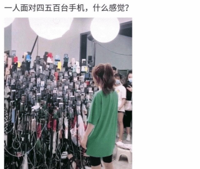 男孩给女孩买卫生巾搞笑视频,男生帮女生买卫生巾爆笑视频