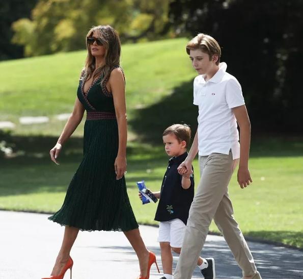 特朗普巴伦小时候,特朗普小儿子巴伦近照