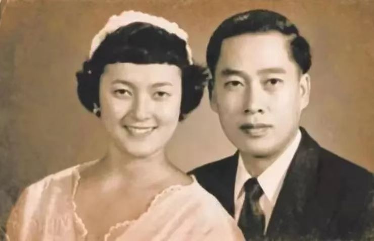 江苏南京19岁少年骗40岁富婆,男子靠吃软饭骗到富婆2亿遗产